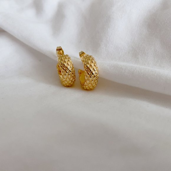 Hoops earrings NEW gold chunky hoops - Picture 8 of 9